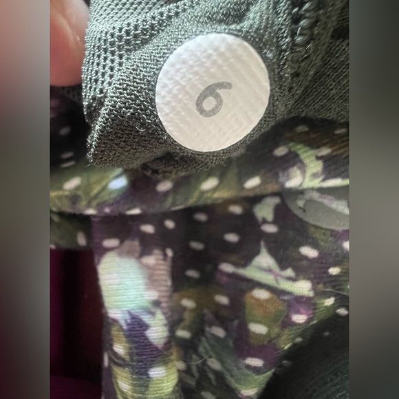 Size 6 Lululemon Bundle - Picture 7 of 8